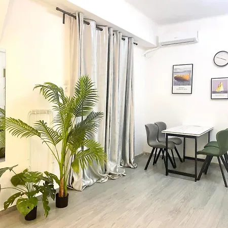 Uoohome7 Garden And Navy Apartment
